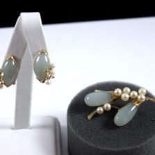 Ming's Hawaii Jade Green & Pearl Cluster 14K Yellow Gold Earrings Brooch Set